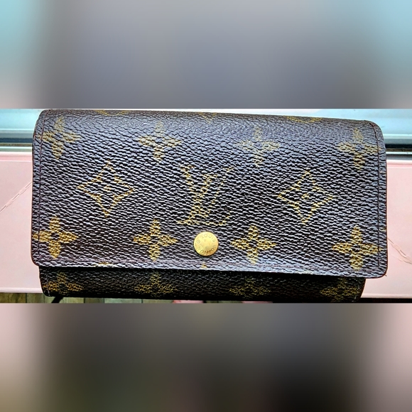 Louis Vuitton Monogram Porte Billet Wallet - Picture 2 of 13